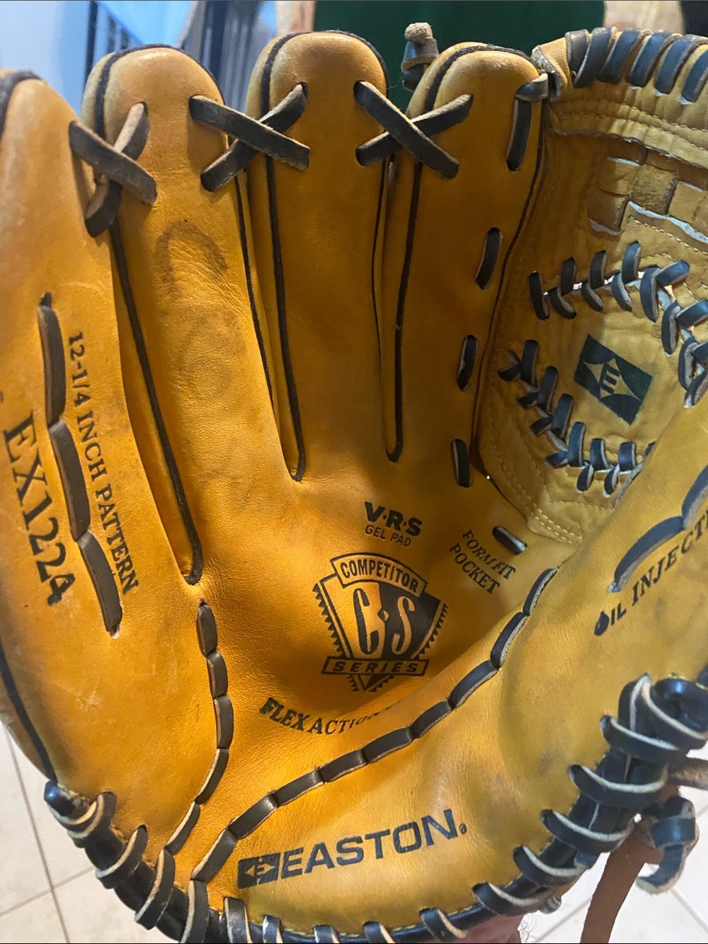 Baseball Glove Easton Left Hand Throw
